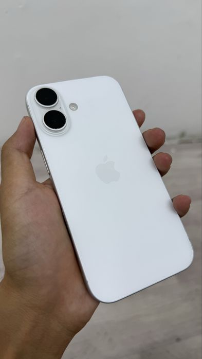 iPhone 16 белыйй