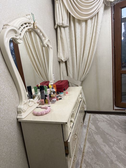 Спальный гарнитур