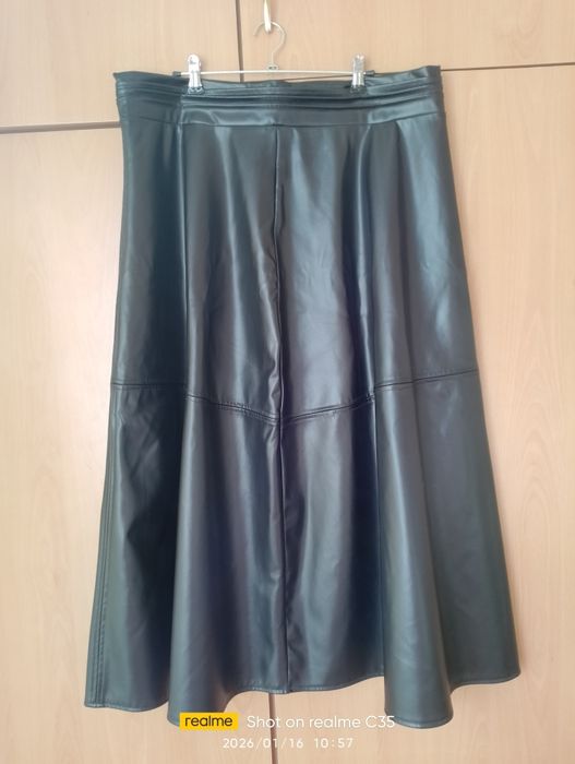 Черна пола от изкуствена кожа  2 XL