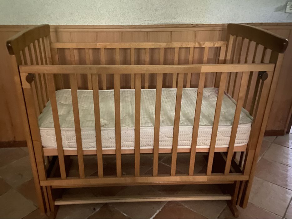 Детская кровать деревянная