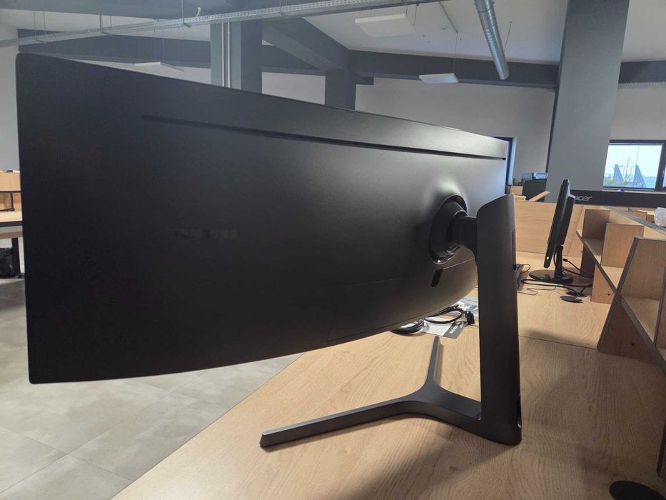 Монитор Samsung ViewFinity S9 49", VA, DQHD, Извит, 4 ms, 120 Hz, USB-C, LS49A950UIPXEN
