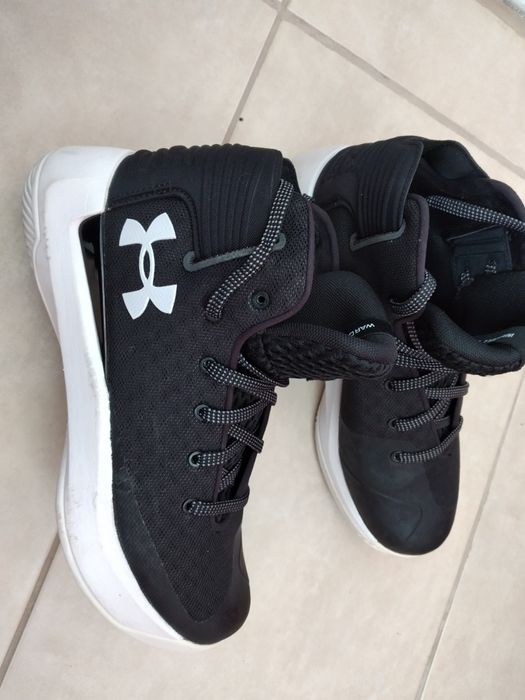 Mаратонки Under Armour номер 40