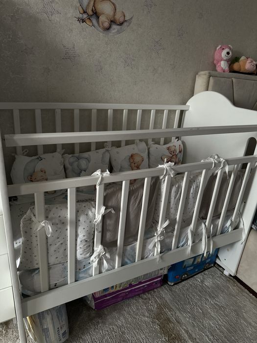 Продам кравать с камодом