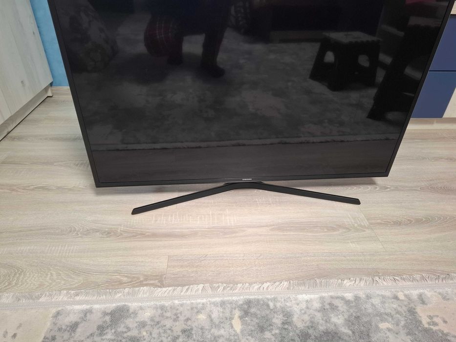 Televizor smart Samsung 4K 108 cm