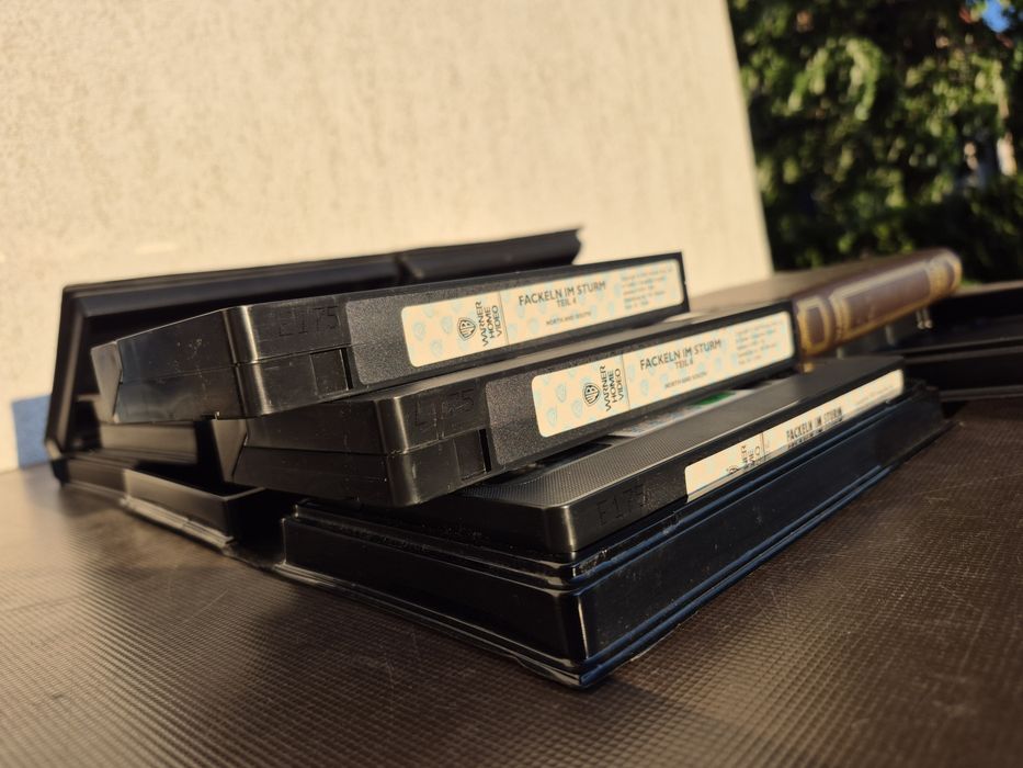 Vând Lot 13 casete video VHS originale 110-180 minute colectie de filme diferite