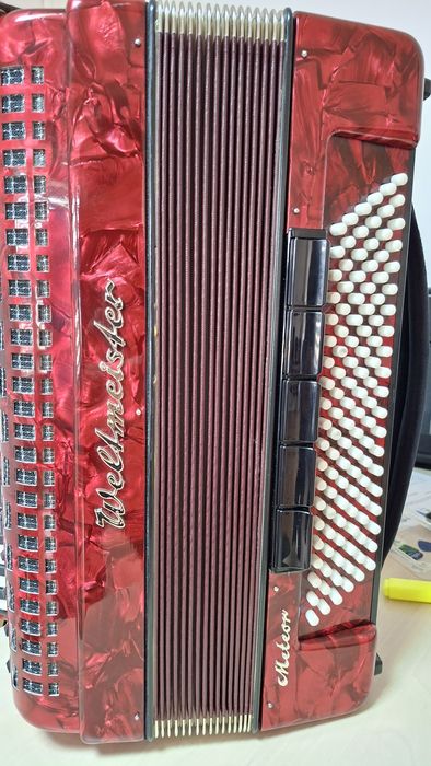 Vând Acordeon Weltmeister Meteor 120 basi
