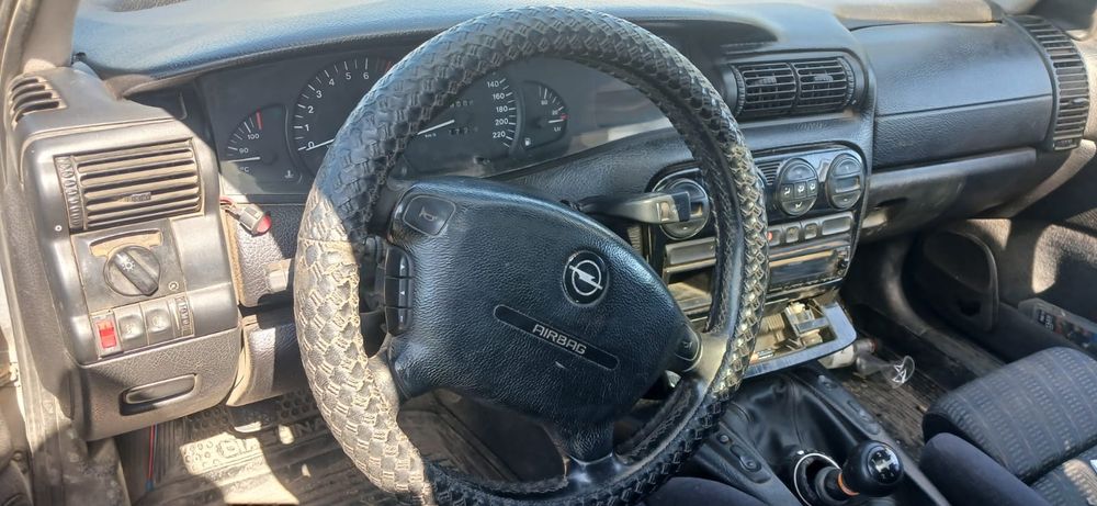 ПродамОпель омега В 1998г уневерсал