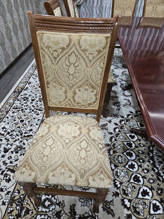 Продается Стол Со стульями