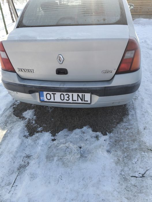 Vind reno clio 14 benzină cu acte valabile an 2002  fiscal  37 milioan