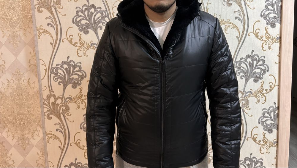 Продам куртку. Состояние хорошее.