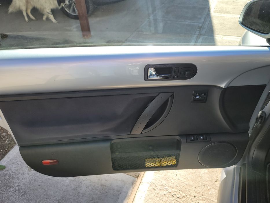 Volkswagen New Beetle 2005, 1,6 benzina, automată
