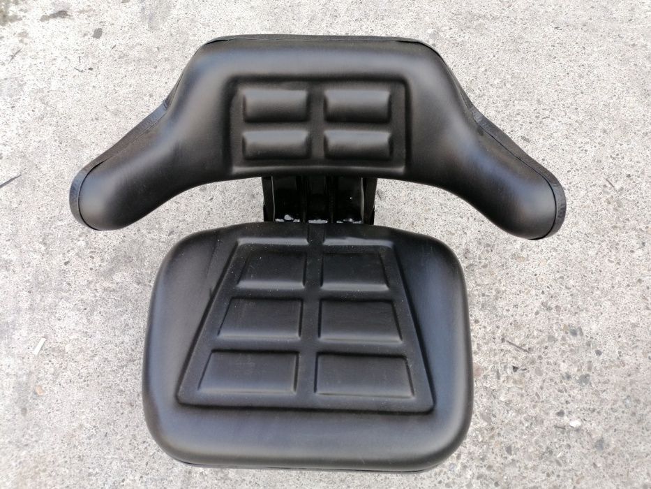 Scaun tractor nou u445 u650 cu reglaj triplu amortizor Impermeabil