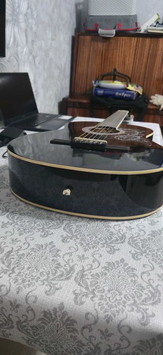 Продам гитару Adajiо Model - KN39ABK+чехол