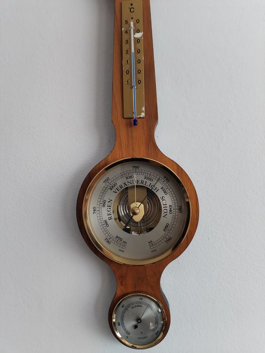 Vând barometru german