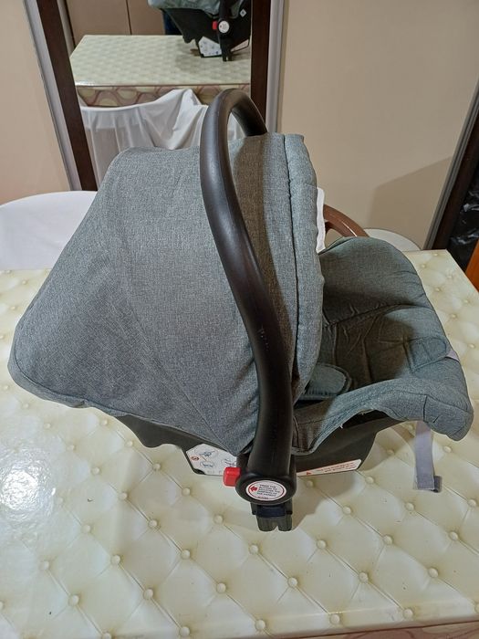 Продаётся автокресло новая