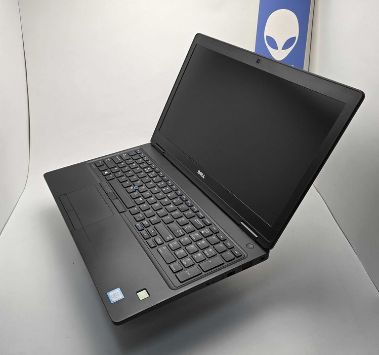 Dell Latitude 5580   i7 7820HQ/16GB/512SSD/940MX-2GB/FHD/Подсветка