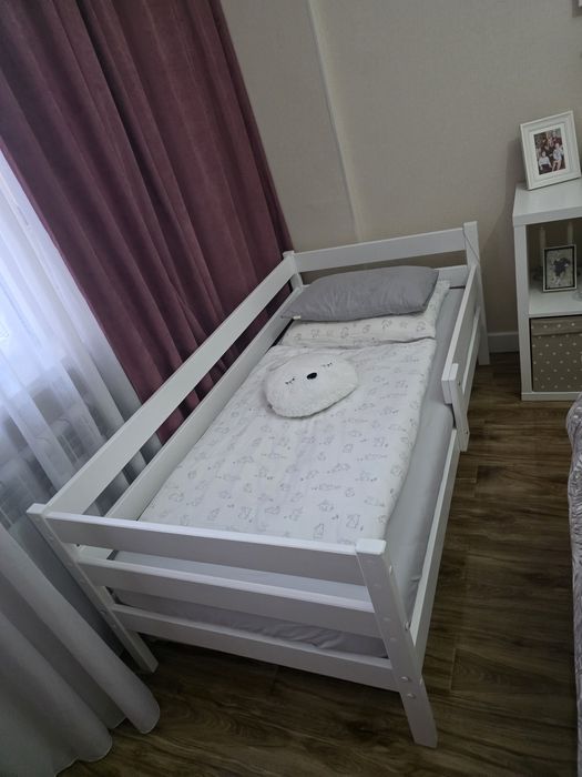 СРОЧНО ПРОДАМ кровать детскую