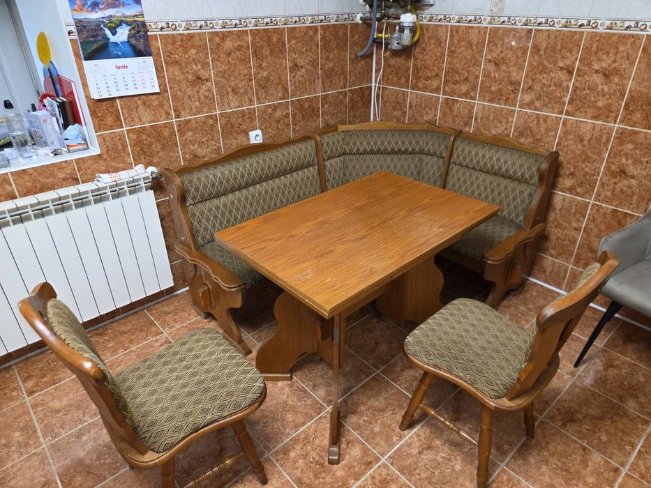 Colțar rustic lemn masiv cu masa și scaune