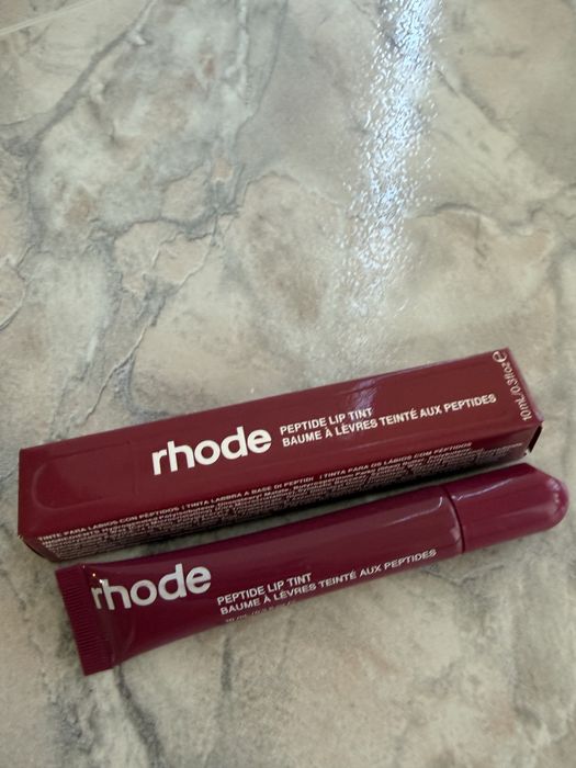 diverse modele de lipgloss rhode