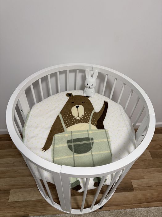 Vand patut de lemn pentru bebelusi/copii