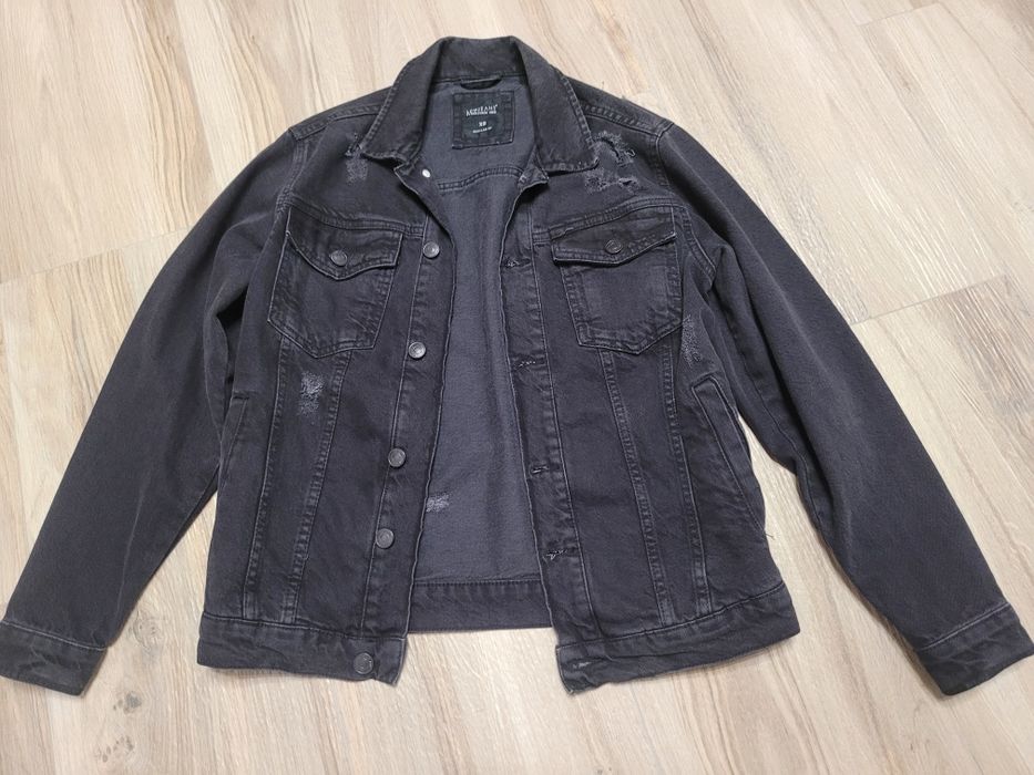 Продаю джинсовую куртку