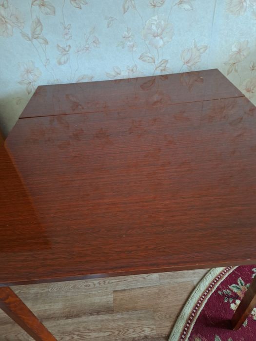 Стол - тумба полированная