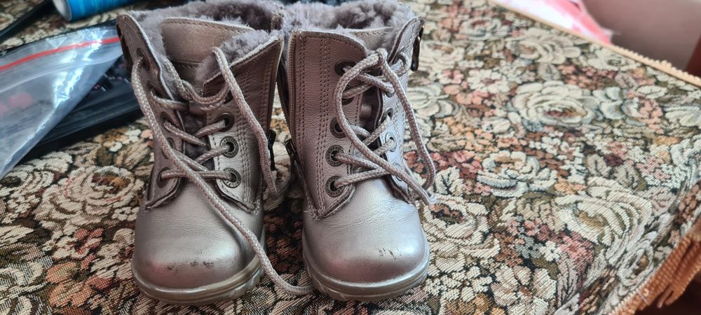 Продам зимние детские сапожки