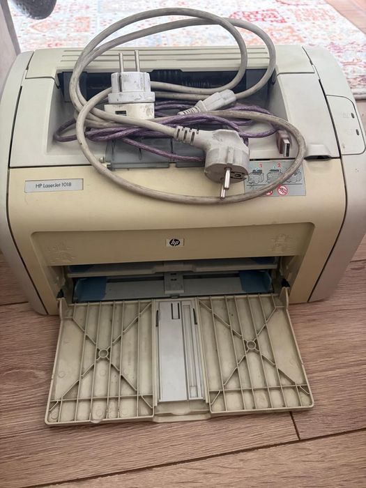 Продам принтер hp 1018