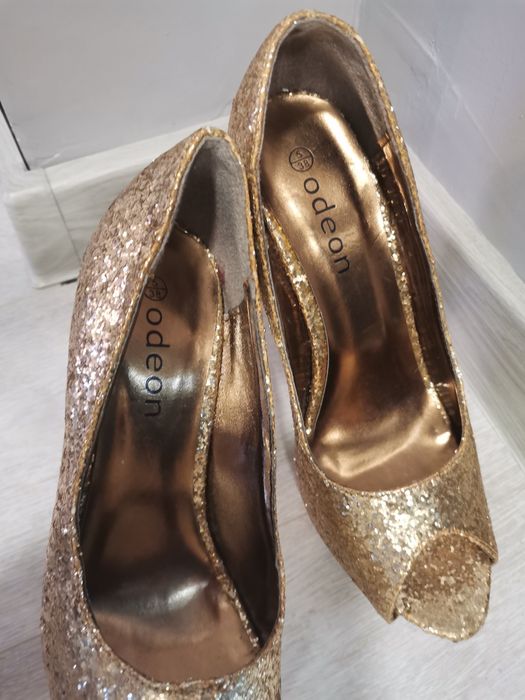 дамски обувки на ток