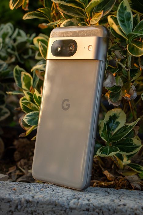 Продам Hazel Google Pixel 8 на 8/128 гб, версия анлок.