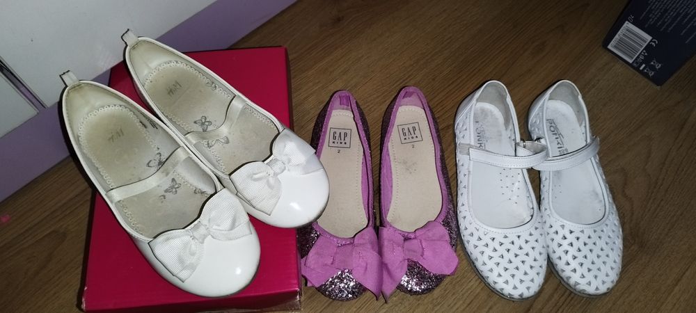 Три чифта детски  обувки общо  за 15 лв