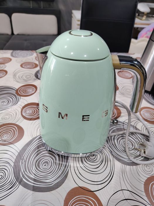 Fierbător Smeg 1.7 l