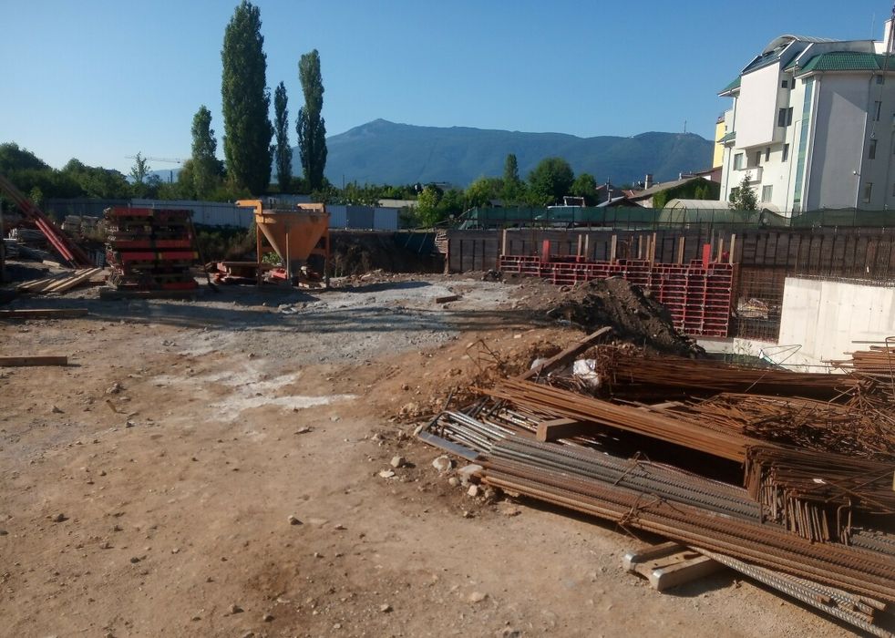 Просторен тристаен апартамент в Овча купел