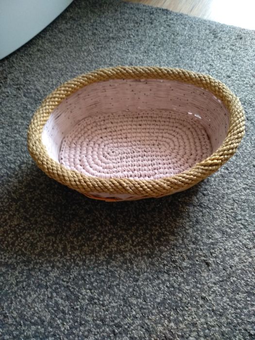 Продам лежанку для кошки