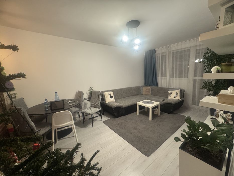 Vand apartament cu 3 camere