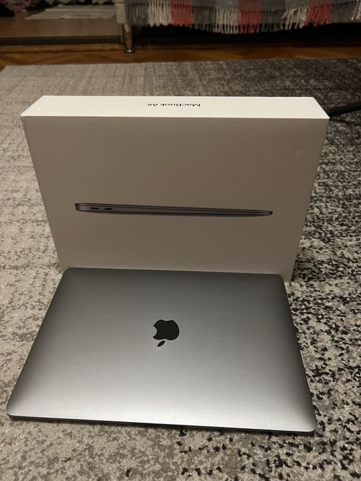 MacBook air 13 inch 256 gb