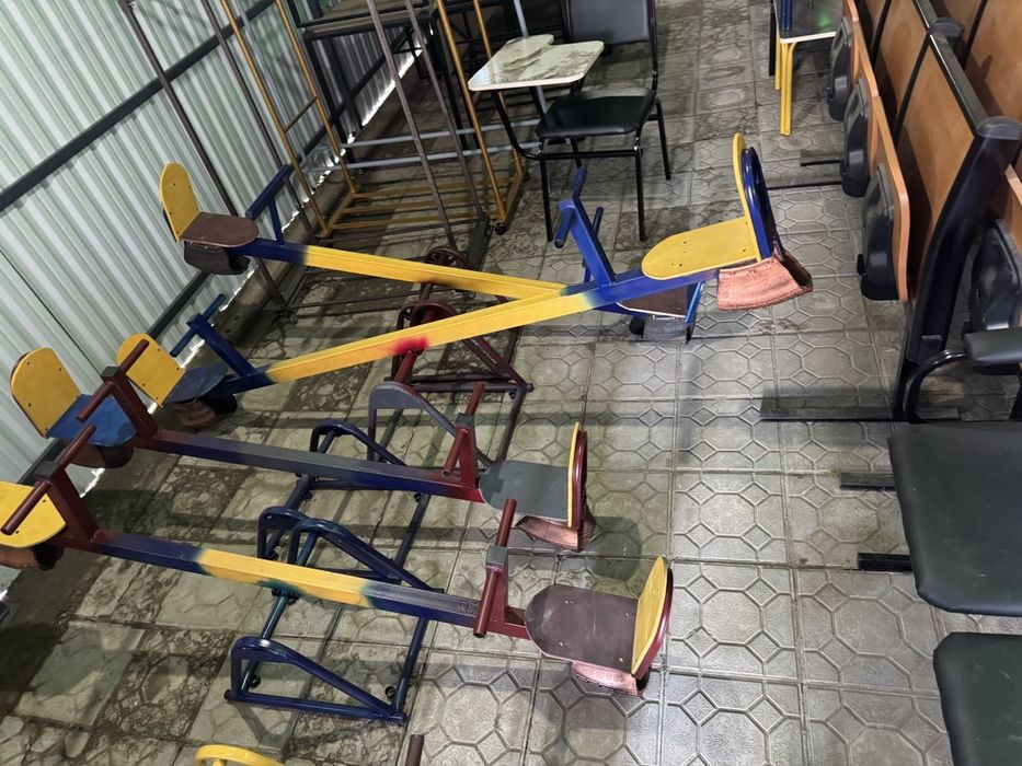Bolalar stol stul kachila playground slide va boshqa jihozlar