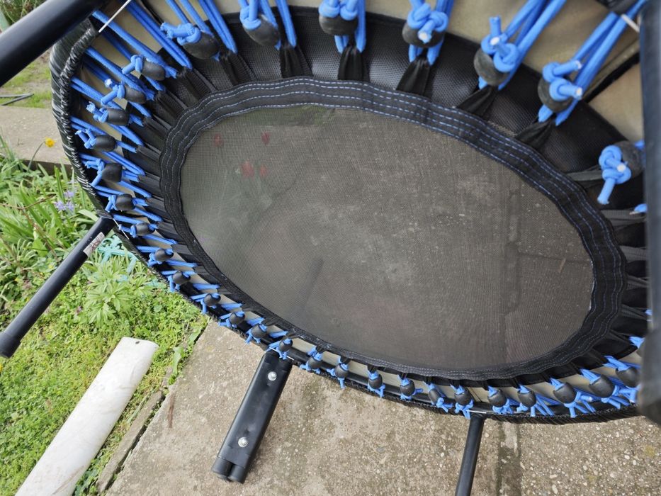 Трамплин, батут за скачане