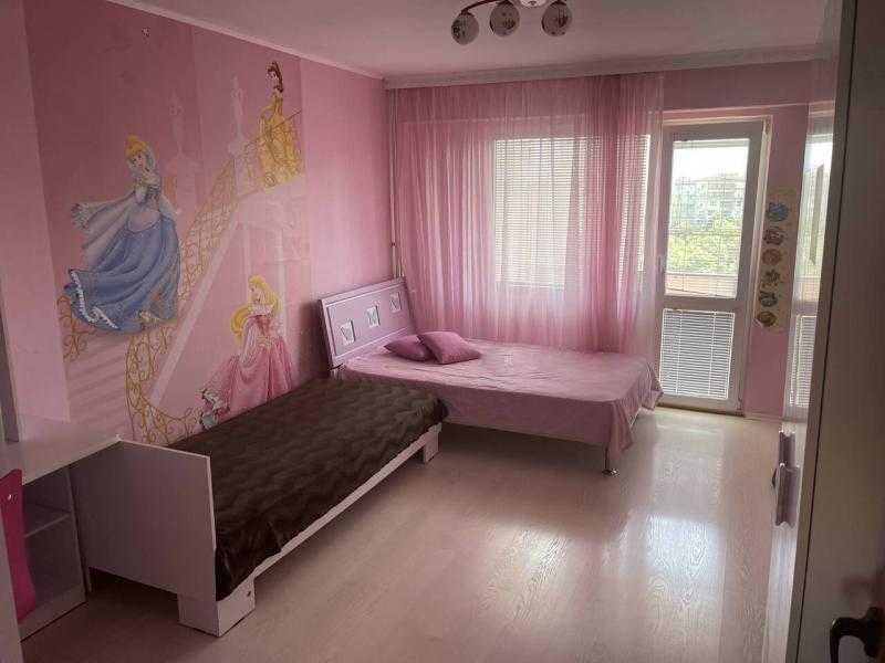Дава се под наем Тристаен апартамент в Бургас, Изгрев - 80 кв.м за 433.5 € - Снимка #4