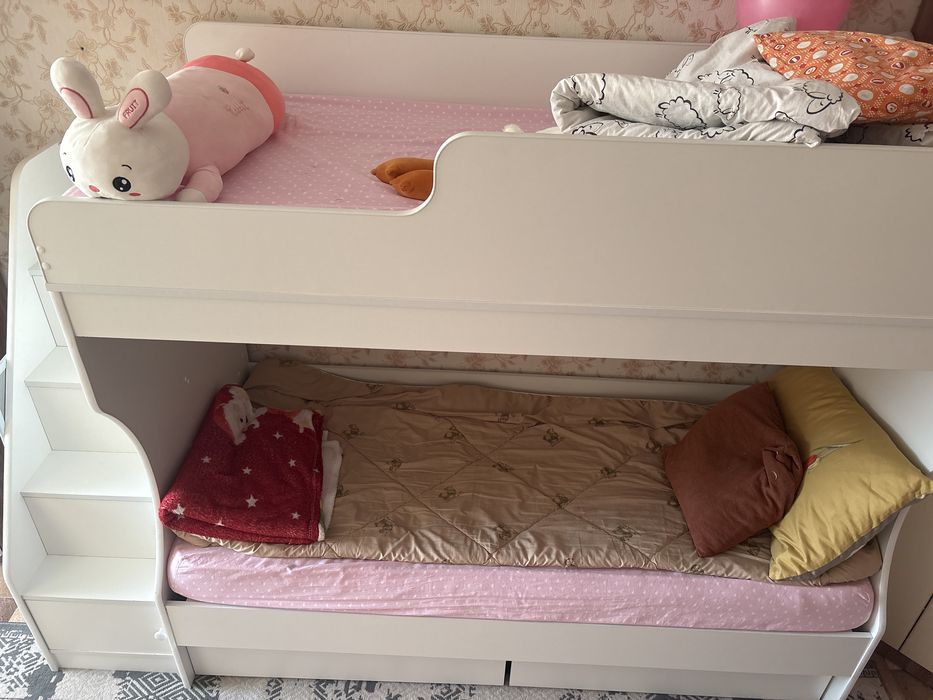 Продам двухъярусную кровать