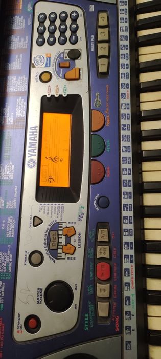 Yamaha 61 клавишы