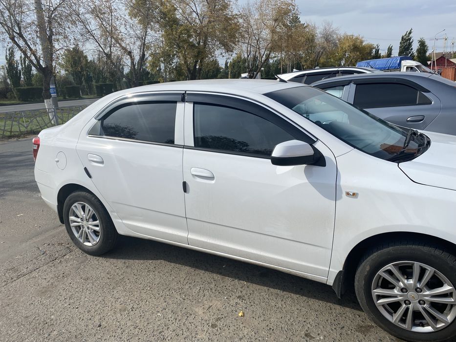 Продам  машину кобалть