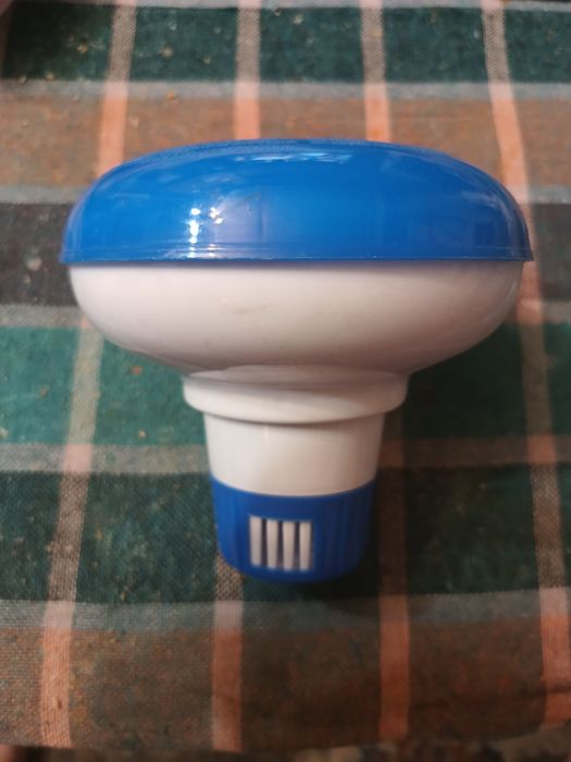 Dozator soluție pentru dezinfectarea piscinei