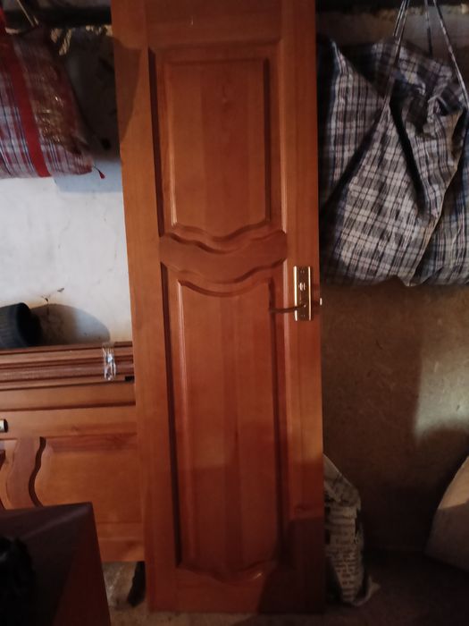 Продам межкомнатные двери