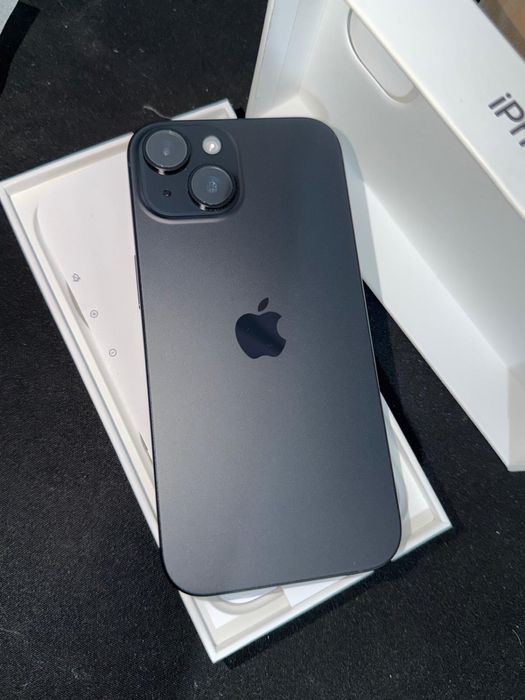 Vand iPhone 15 100% impecabil