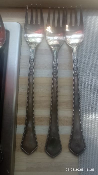 Посребрени руски вилици и ножове и кълцалник