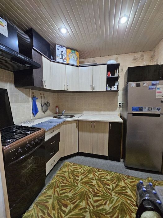 Квартира Максим Горький 2/4/5 Художники  55м2  балкон 2х6 кирпич