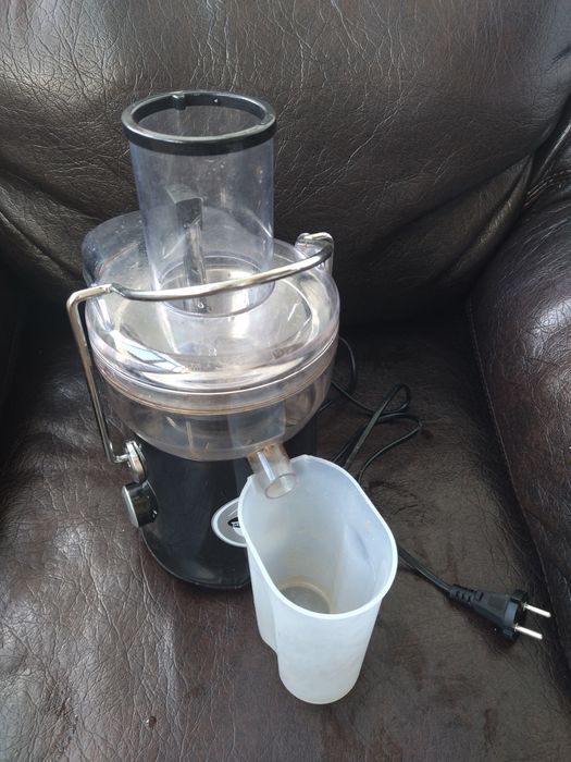 самопочистваща се сокоизстисквачка