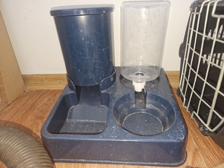 Кормушка для кошек, собак