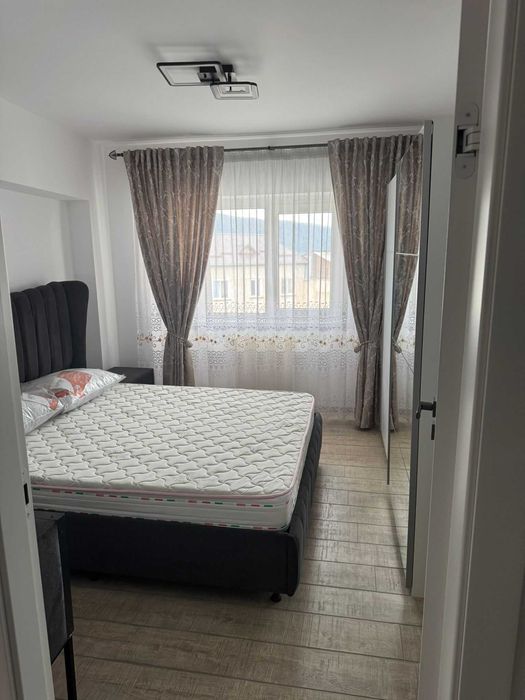 Apartament 3 camere de închiriat – Calea Romanului, Piatra Neamț | 96 mp | Prima închiriere